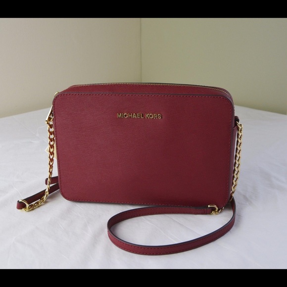 Michael Kors Handbags - Michael Kors Jet Set Crossbody